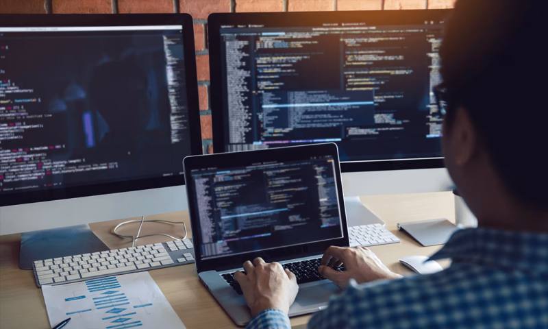 数据科学选型:R与Python如何赋能云和县网站建设?